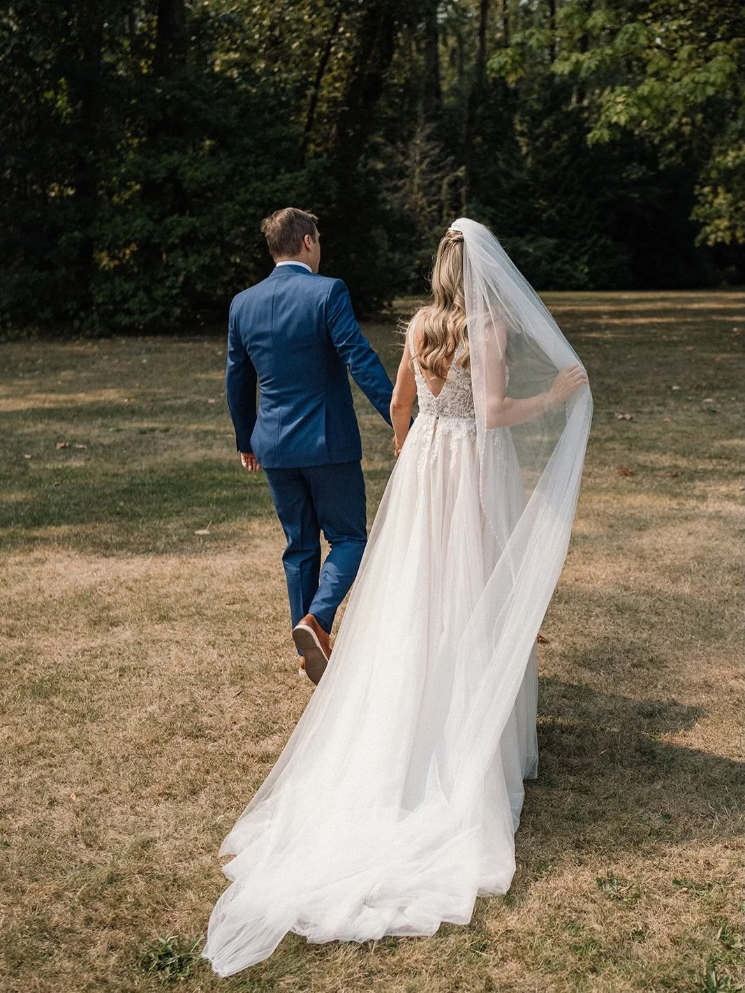 J+J ✨ 

The Team:
Photographers: @thekoebels 
Venue: Private property
Dress: @ritualsoflovebridal 
Hair + Makeup: @kerrywaringmuah 
Coordinator: @raeevents.ca 
Florals: @prolinefloral 
Catering: @edgecaters 
DJ: @girlonwax DJ Chris