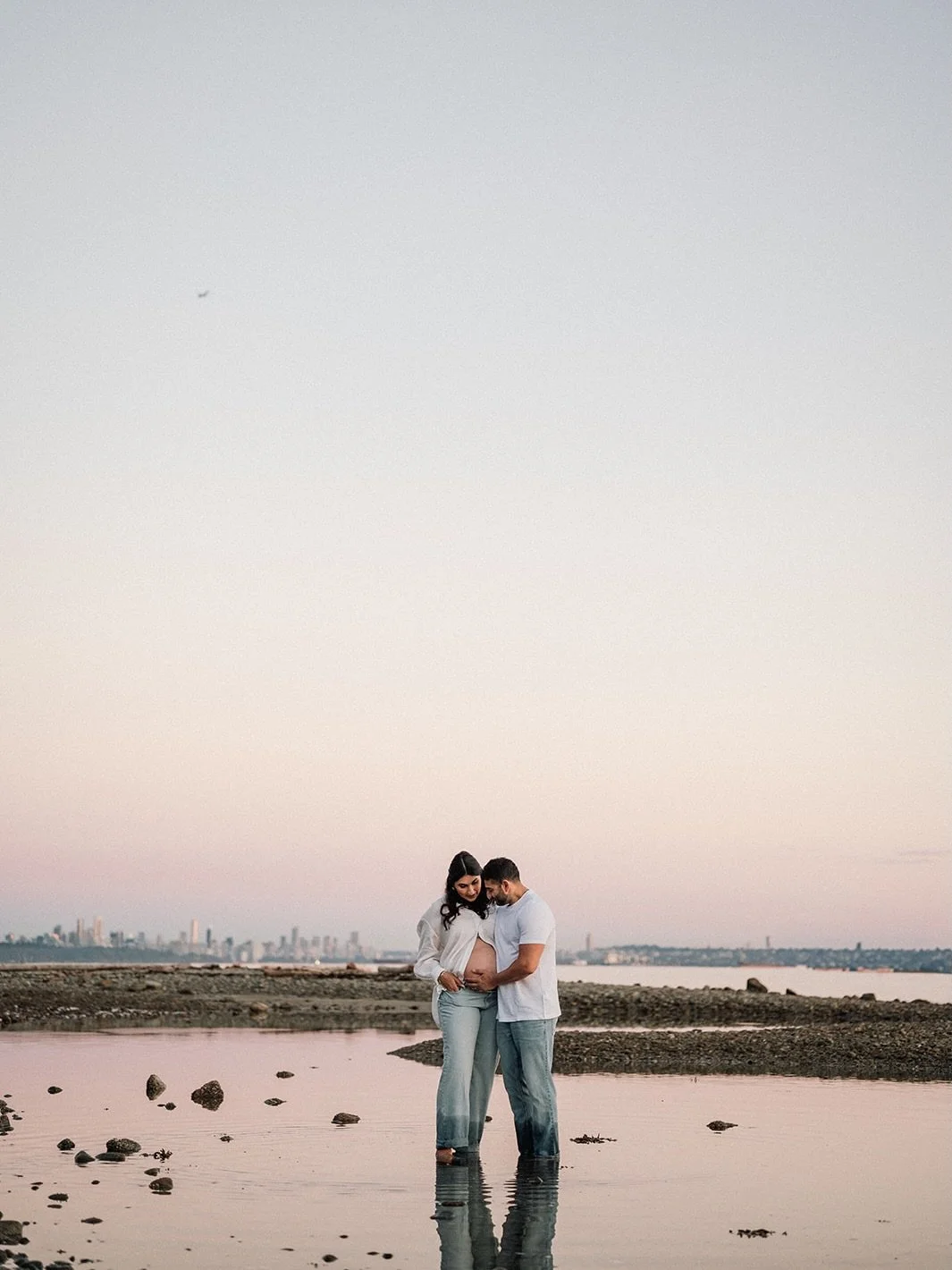 Not our usual wedding content but these are just too good not to share 🤍
Vancouver showing off with the most beautiful October sunset. I can&rsquo;t wait to meet N+N&rsquo;s sweet little addition.
