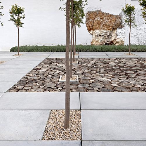 onsomething:


onsomething

Juan Domingo Santos | Museo del Agua, 2011 Lanjaron
Photo by Fernando Alda