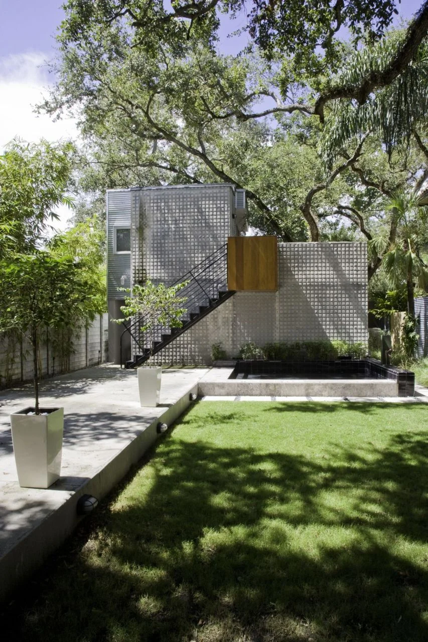 sweethomestyle:

via www.contemporist.com