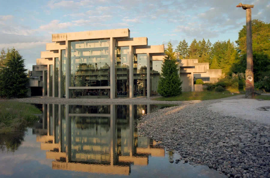 subtilitas:

Arthur Erickson - Museum of Anthropology at UBC, Vancouver 1971.