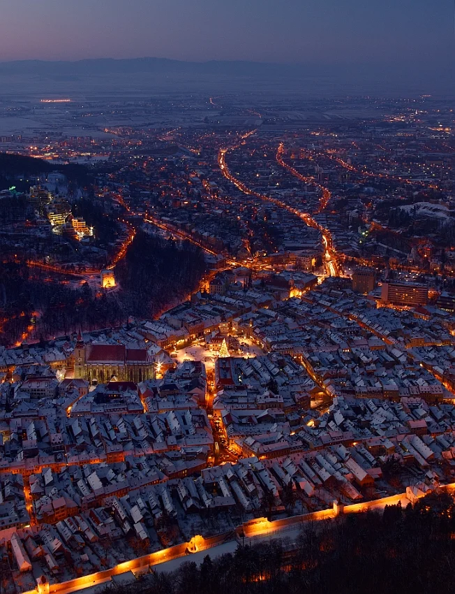 unknownskywalker:

hot in winter time by Barbu Sebastian