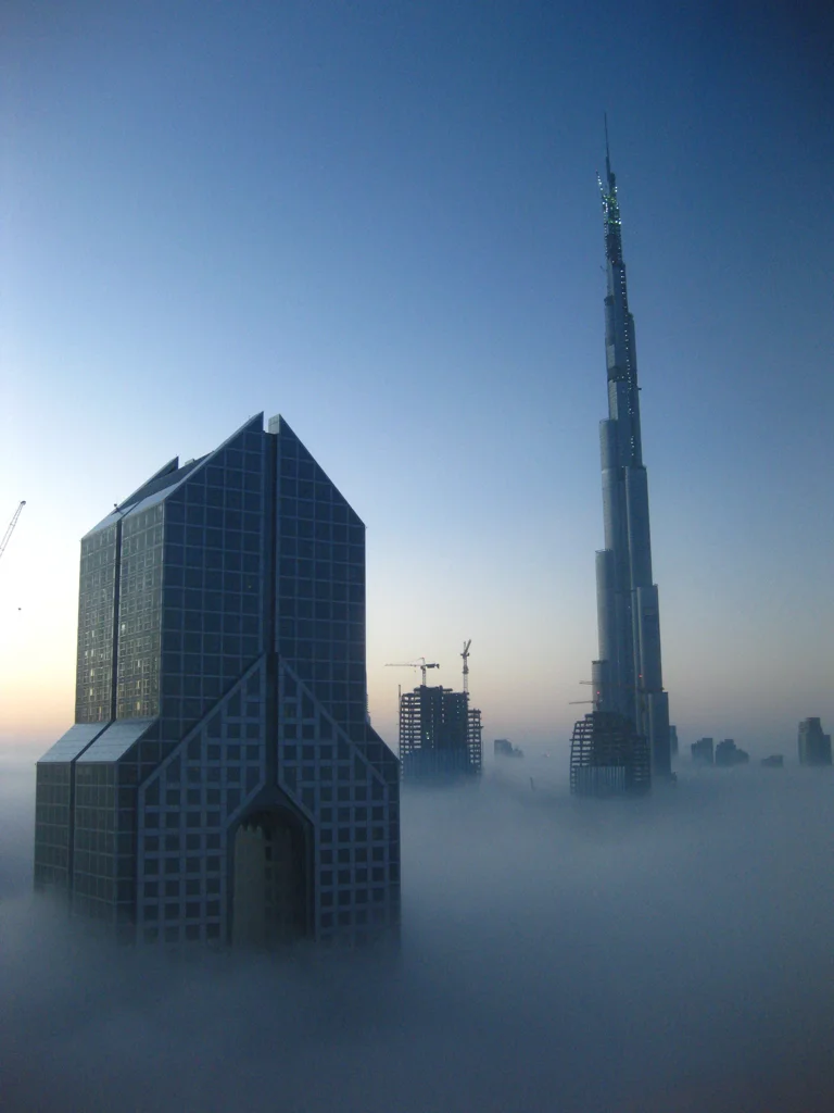 fuckyeahmiddleeast:

A foggy morning in Dubai, U.A.E.