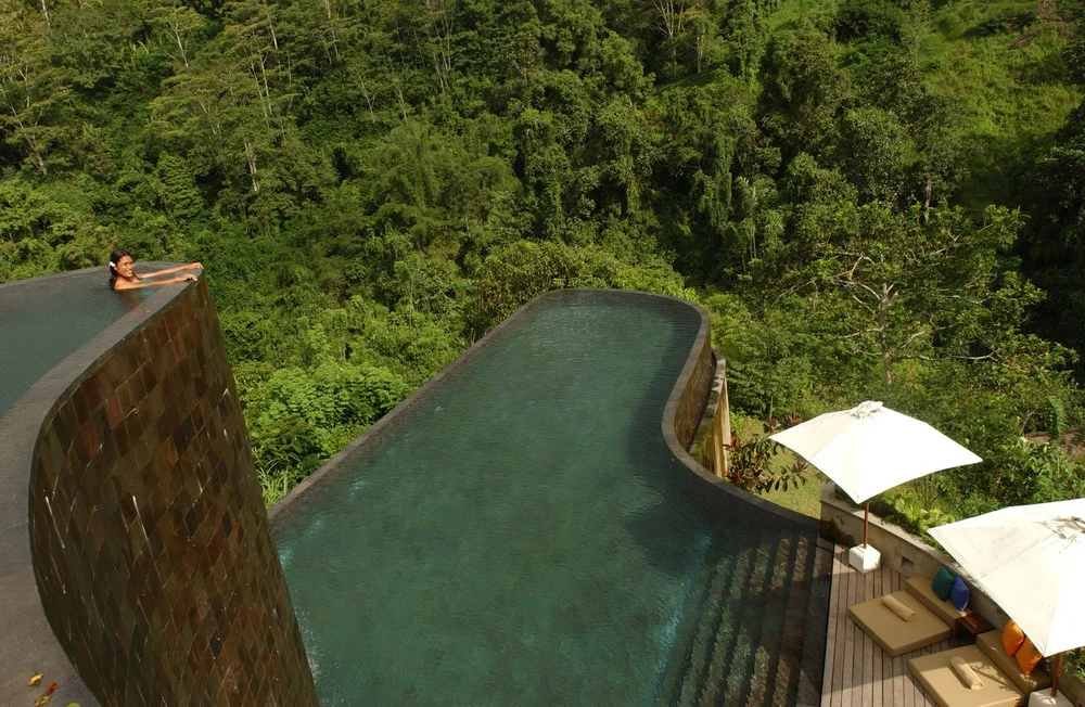 sunsurfer:

Ubud Hanging Gardens Infinity Pool, Bali
photo from weddingtour 