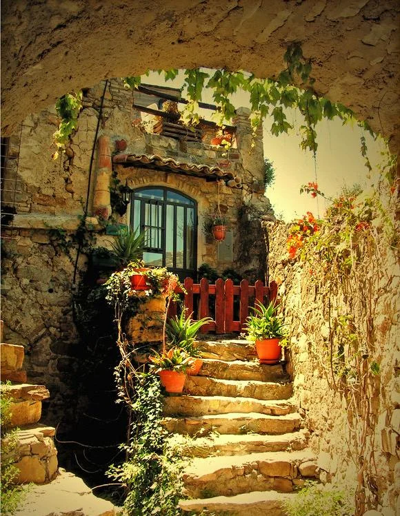 homedesigning:

Fairy Tale Cottages