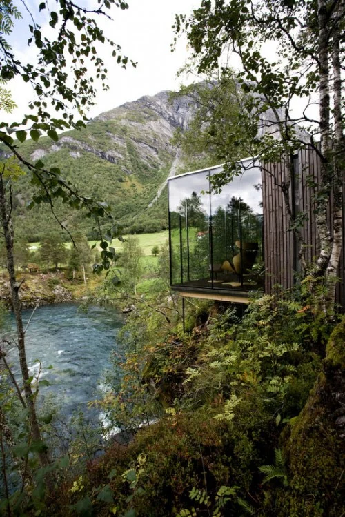 (via ulteriorprojects)