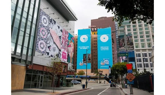http://www.davidyoon.com/narrow_streets/big_map.htm
smartercities:
emmakat:
Los Angeles Reimagined with Narrow Streets - GOOD Blog - GOOD