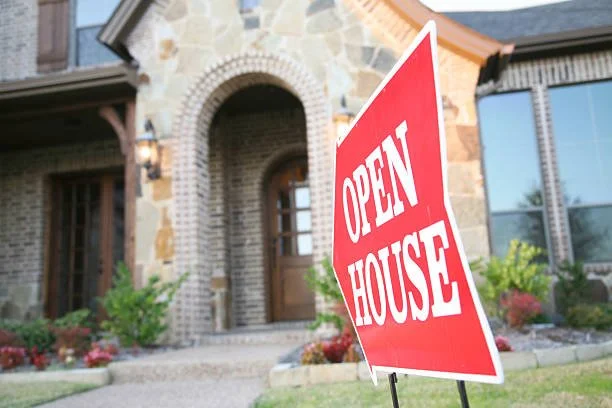 U.S. house prices experience the largest yearly decline since January 2012