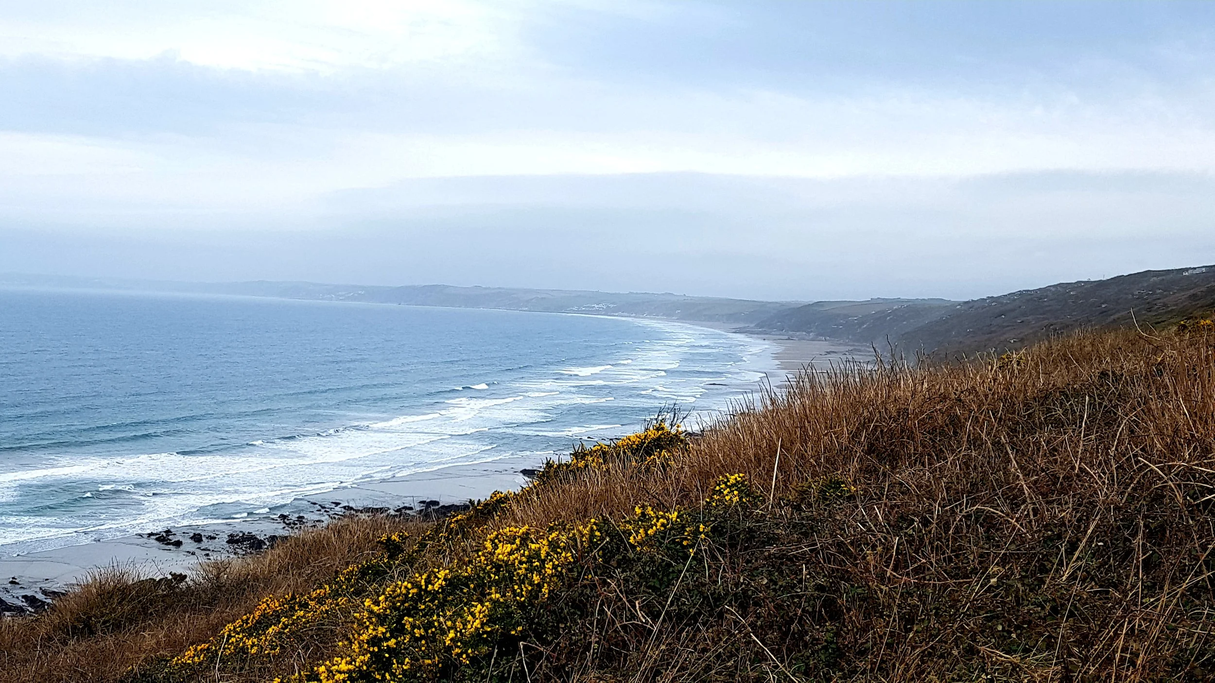 The Looe to Cremyll Cycle Trail links Rame Head with Looe along the dramatic sweep of Whitsand Bay