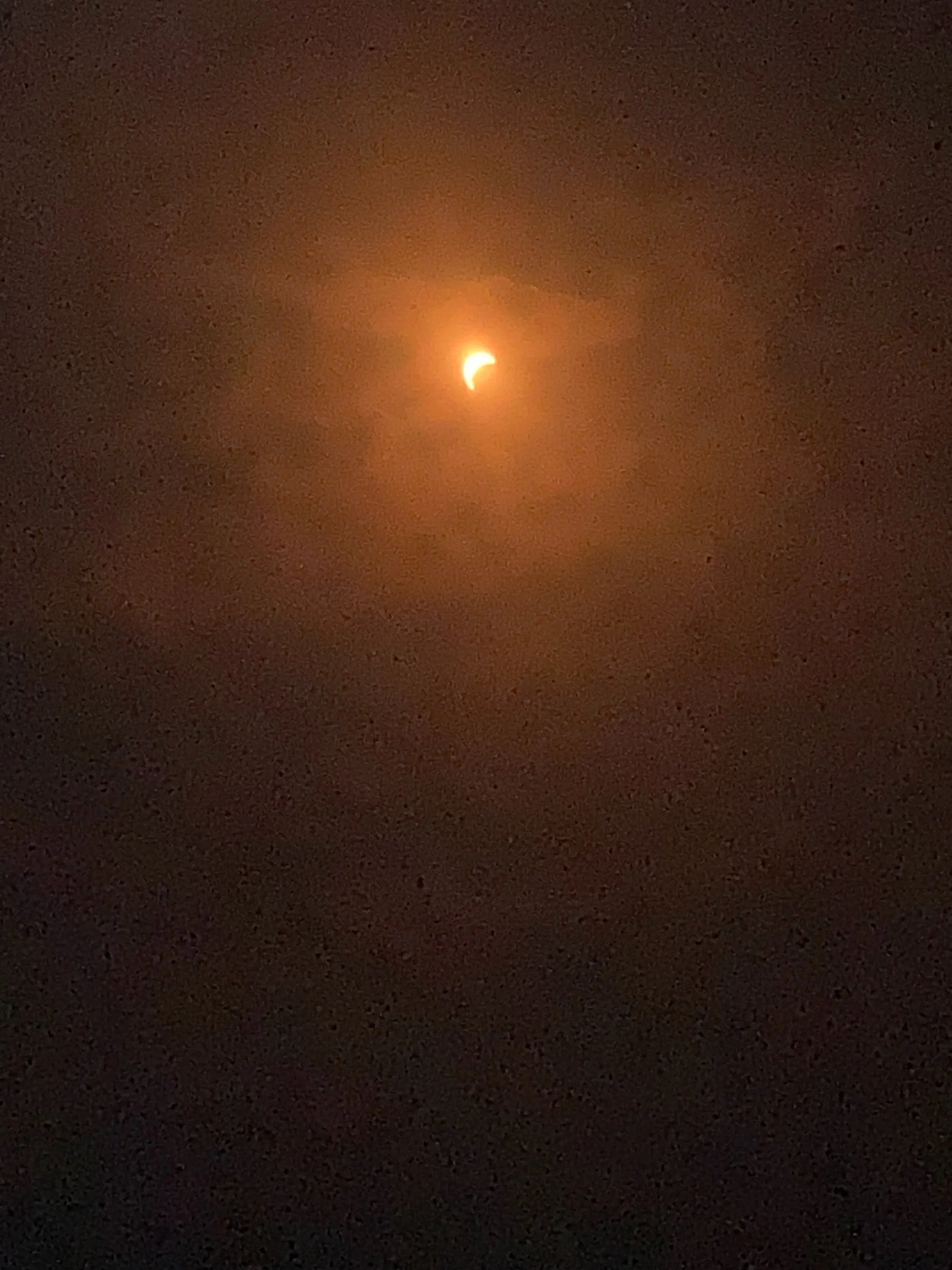 Eclipse watching with my family (and most of the village!) up Ham Hill yesterday @hamhillcountrypark . We thankfully had some of the elusive glasses from @gostargazing from the 2022 partial eclipse. Through the glasses you could witness the awesomene
