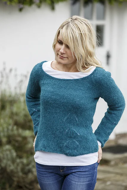 Modra Pullover by Vladimira Ilkovicova