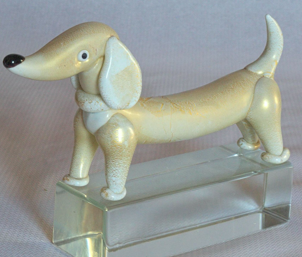 This little sculpture of a Dachshund was mass produced in Italy in the late 1950s, and designed by Alfredo Barbini