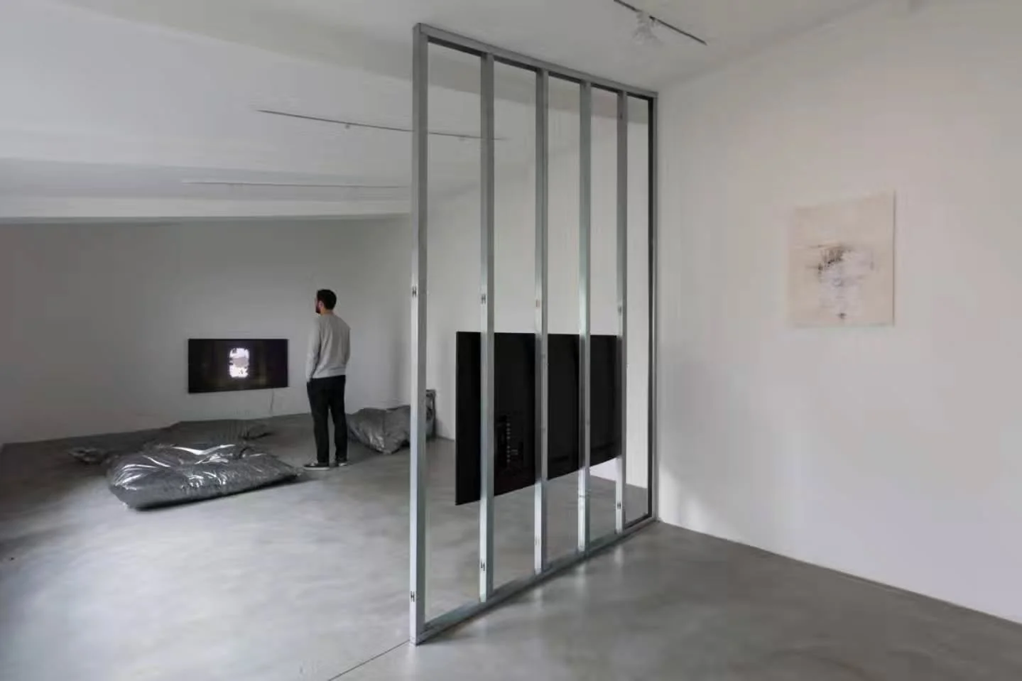 Looking back at Dissolve &amp; Dissolve
QUATUOR+1 #VI at @poelpbrussels (April&ndash;June 2025).

Thank you to Remy Hans, Claire Duc&egrave;ne, sabine sil and Antoine Fallon for this rich and memorable experience. We can&rsquo;t wait to continue the 