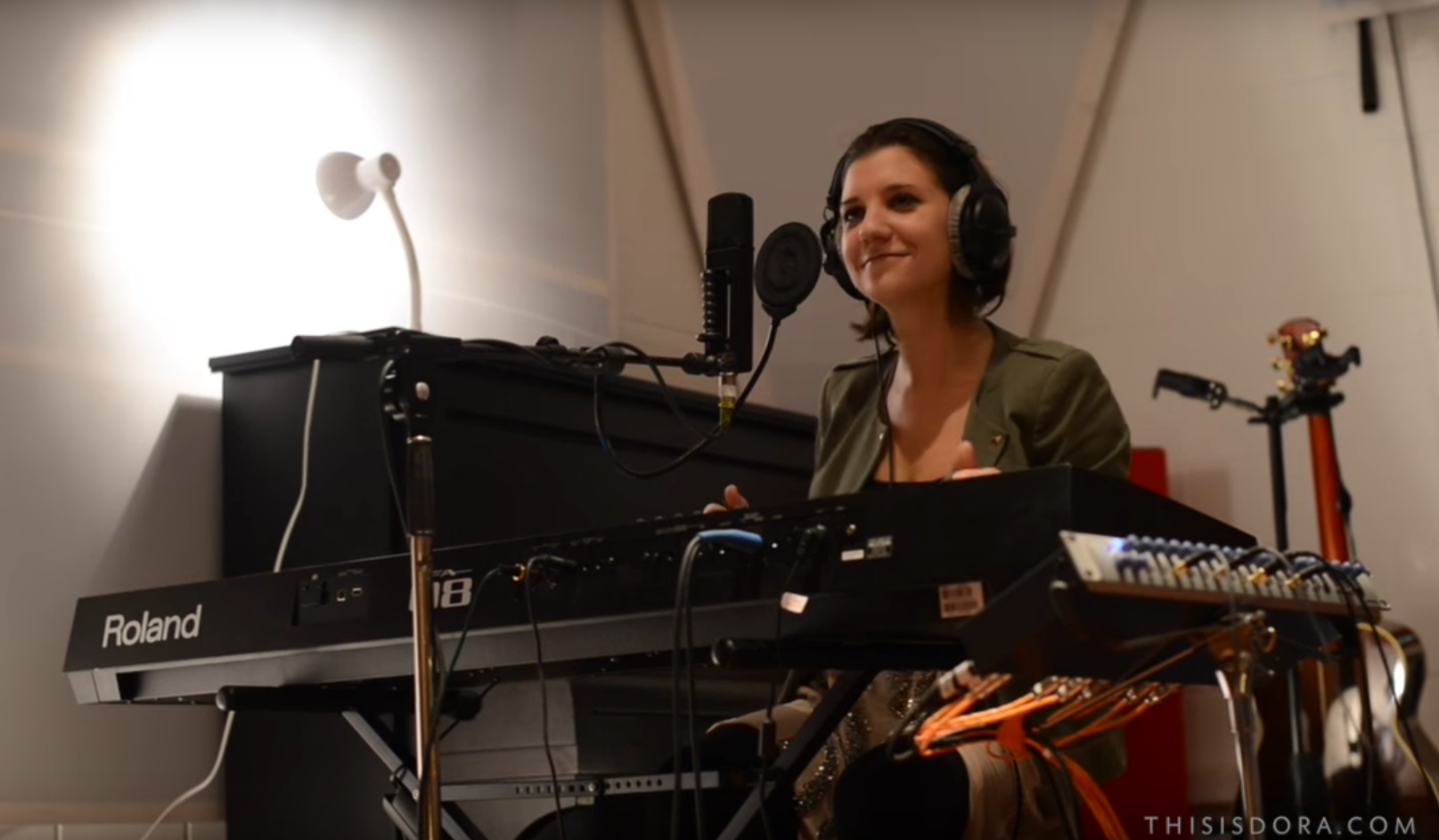 2017-04-06 11_21_00-Dora Live Studio Sessions Budapest - YouTube.png