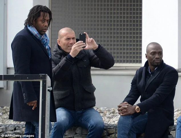 Back to back Champions League winning Manager, Zinedine Zidane, stealing ideas from another coach.