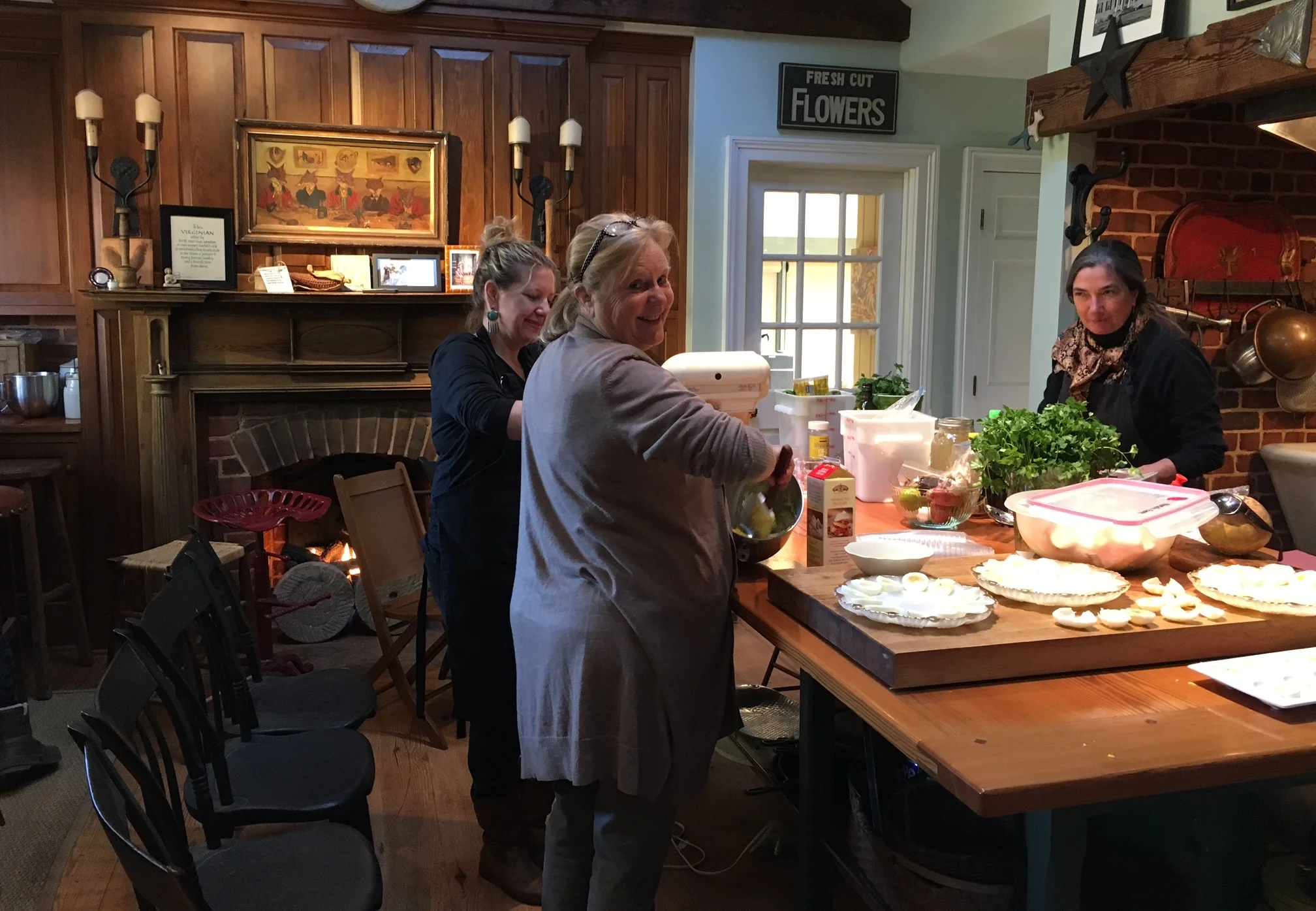 Everyone chipped in a hand to prepare for lunch. Breakfast snacks, tea, and coffee were available all morning. 