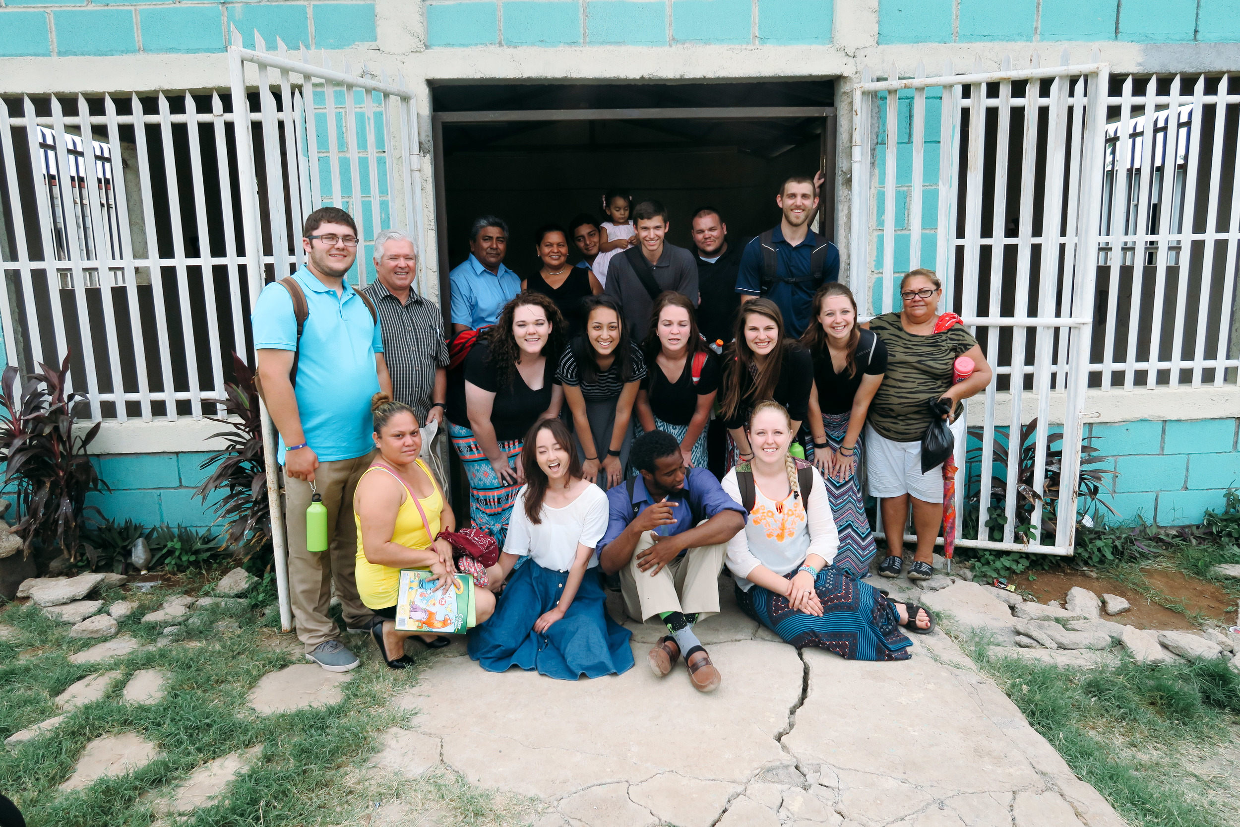The Mission Team + the pastor's family & Tipitpa church members 