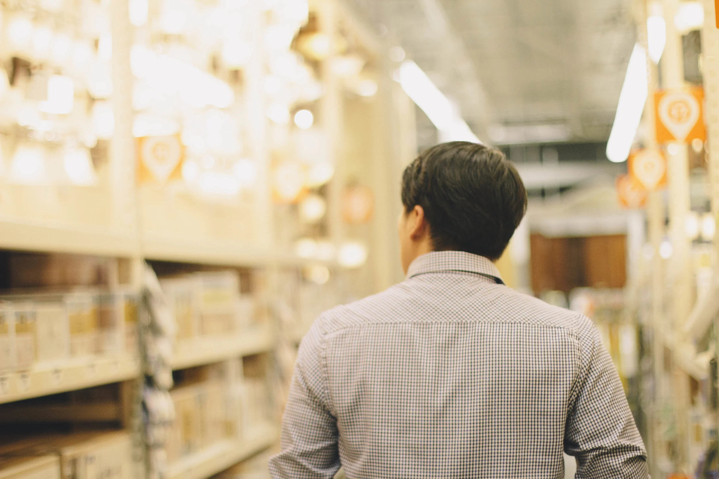 I told him we need to go to the lamp aisle after we find what he needs because the lighting was super (we were short on time - i had a class in 30 mins) and we ended up walking through it because fate. haha but really, the lighting was just perfect.