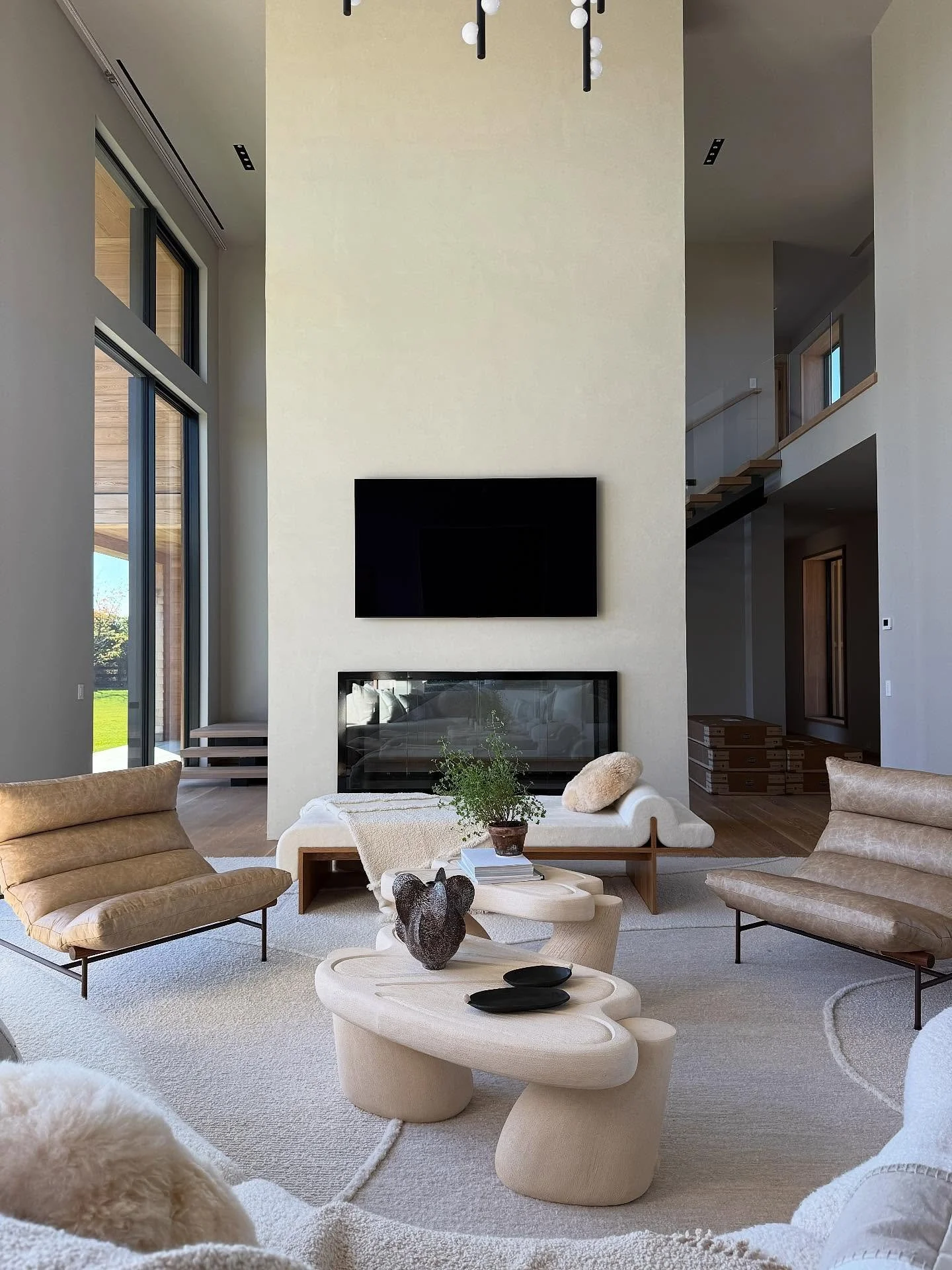 Bridgehampton, Katonah, Cutchogue, LA, NYC. A little bit of this &amp; a little bit of that. Some projects almost done, others are just getting started, here &amp; there &amp; everywhere 🤍 #beckysheadesign