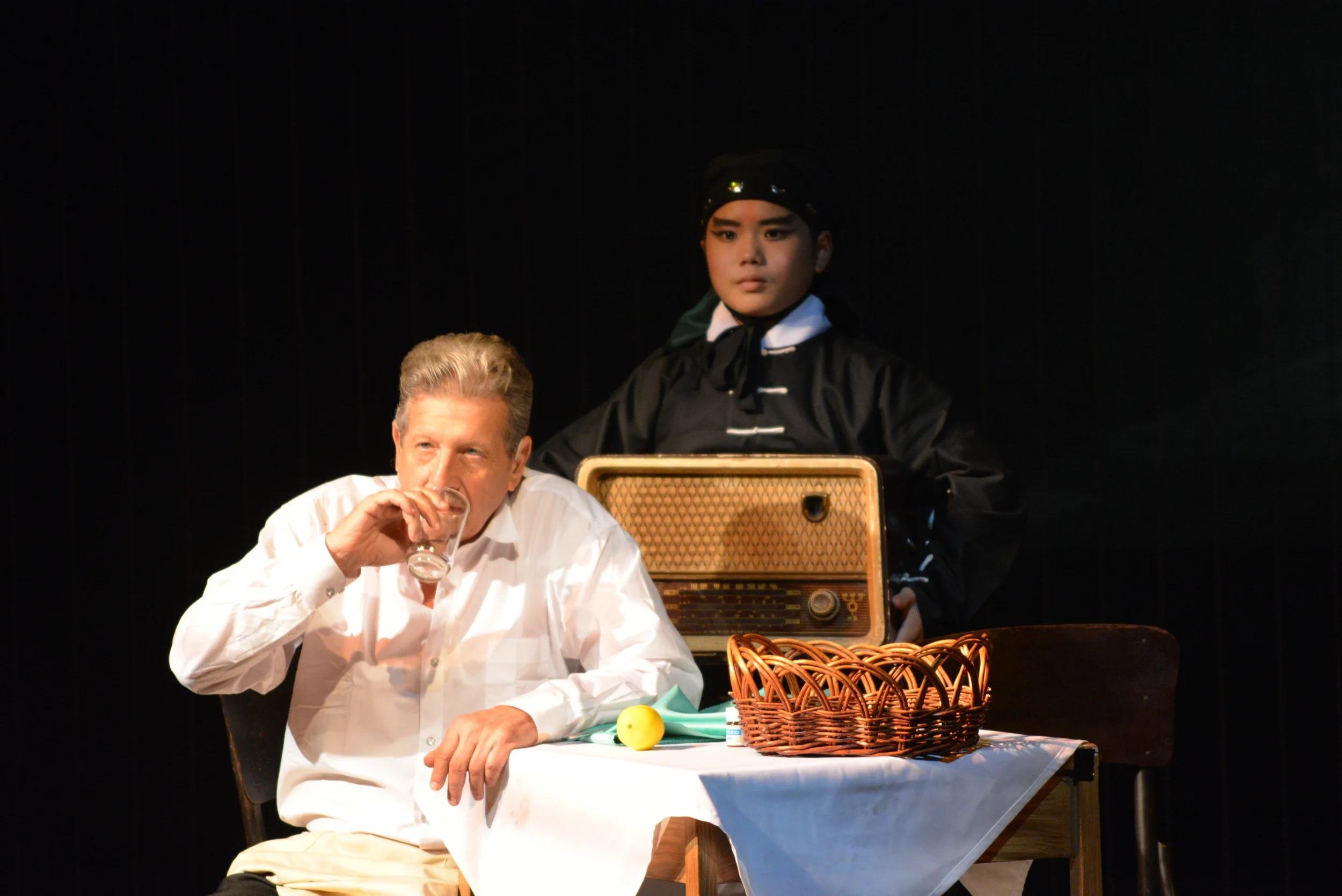 <i>Shalom Shanghai</i>