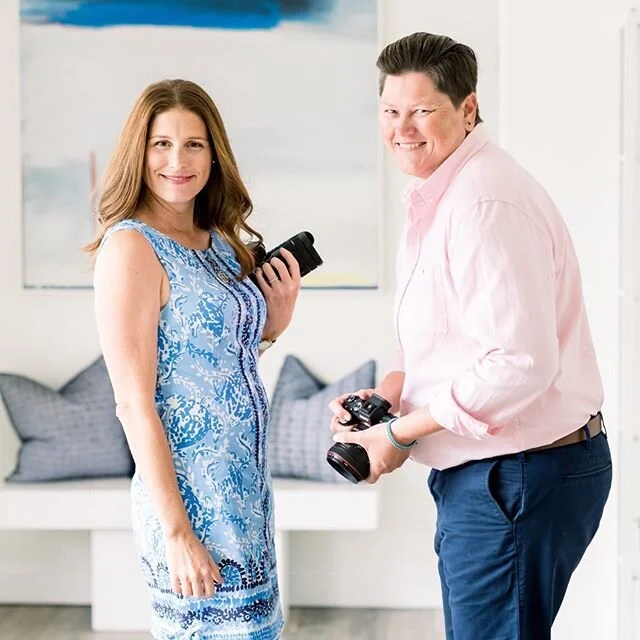 Need to style a space? No problem!
⠀⠀
Swipe to see how we transformed the space for my branding shoot with @keymomentfilms ⠀⠀
This space was awesome to start with, but we knew we wanted to bring in their chic, fresh, seaside feel. So I worked with th