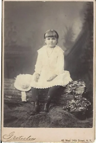 Nellie (Voorhees) Hutchison