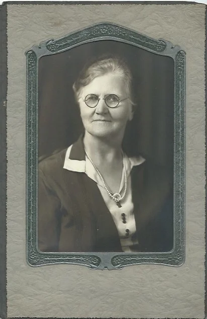 Annie 'Inger' (Govig) Hetland