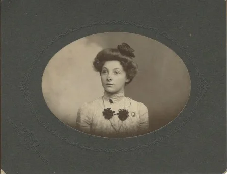 Viola (Collins) Schadt