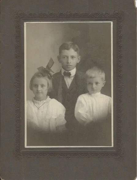 Gladys R (Mickey) Reid