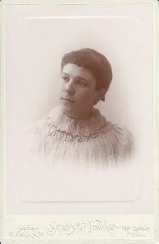 Edna D Gleisner