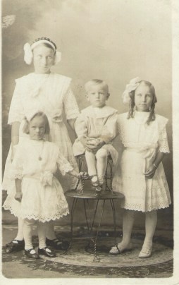 Helen Chocholousek
