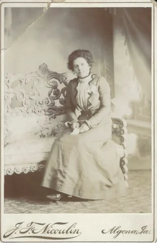 Elizabeth 'Beth' (Pink) Sanders