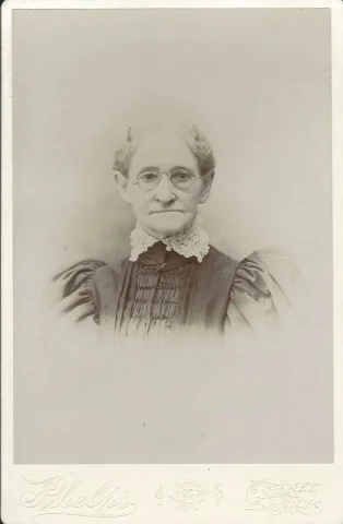 Elizabeth J 'Liza' (Burrows) Phelps