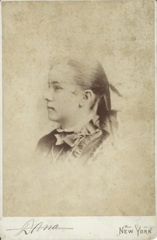 Chella M Wentworth