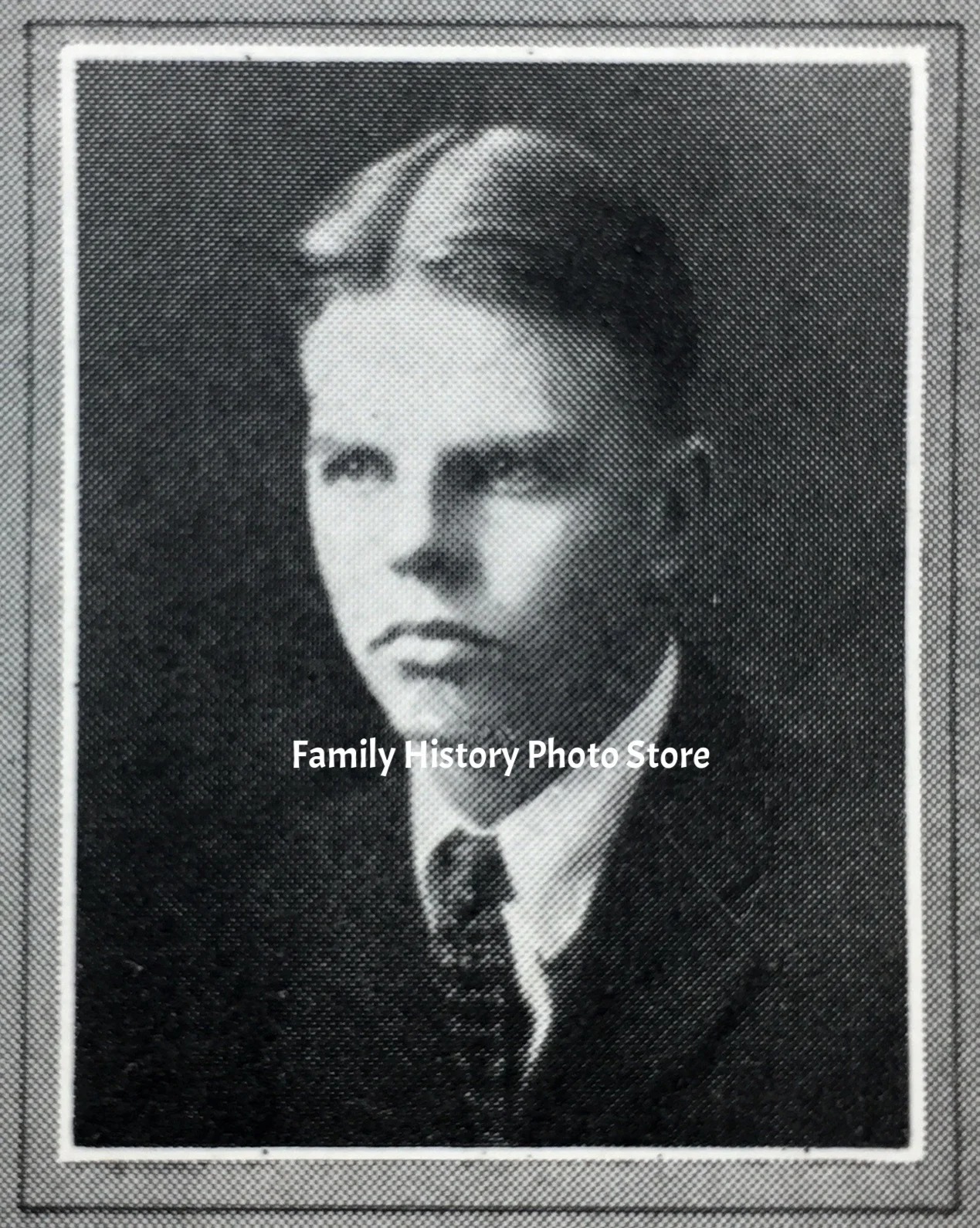 Leslie R Anderson