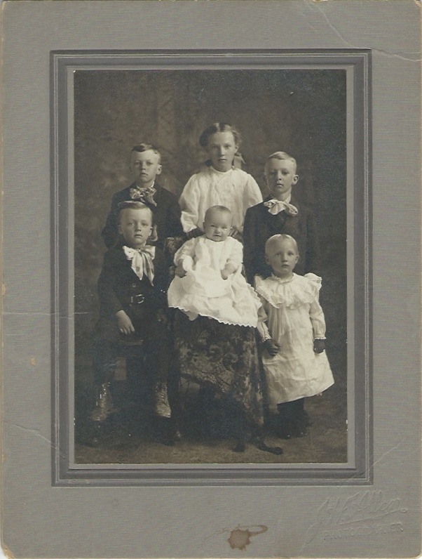 Louise Esther (Dittmar) Holt