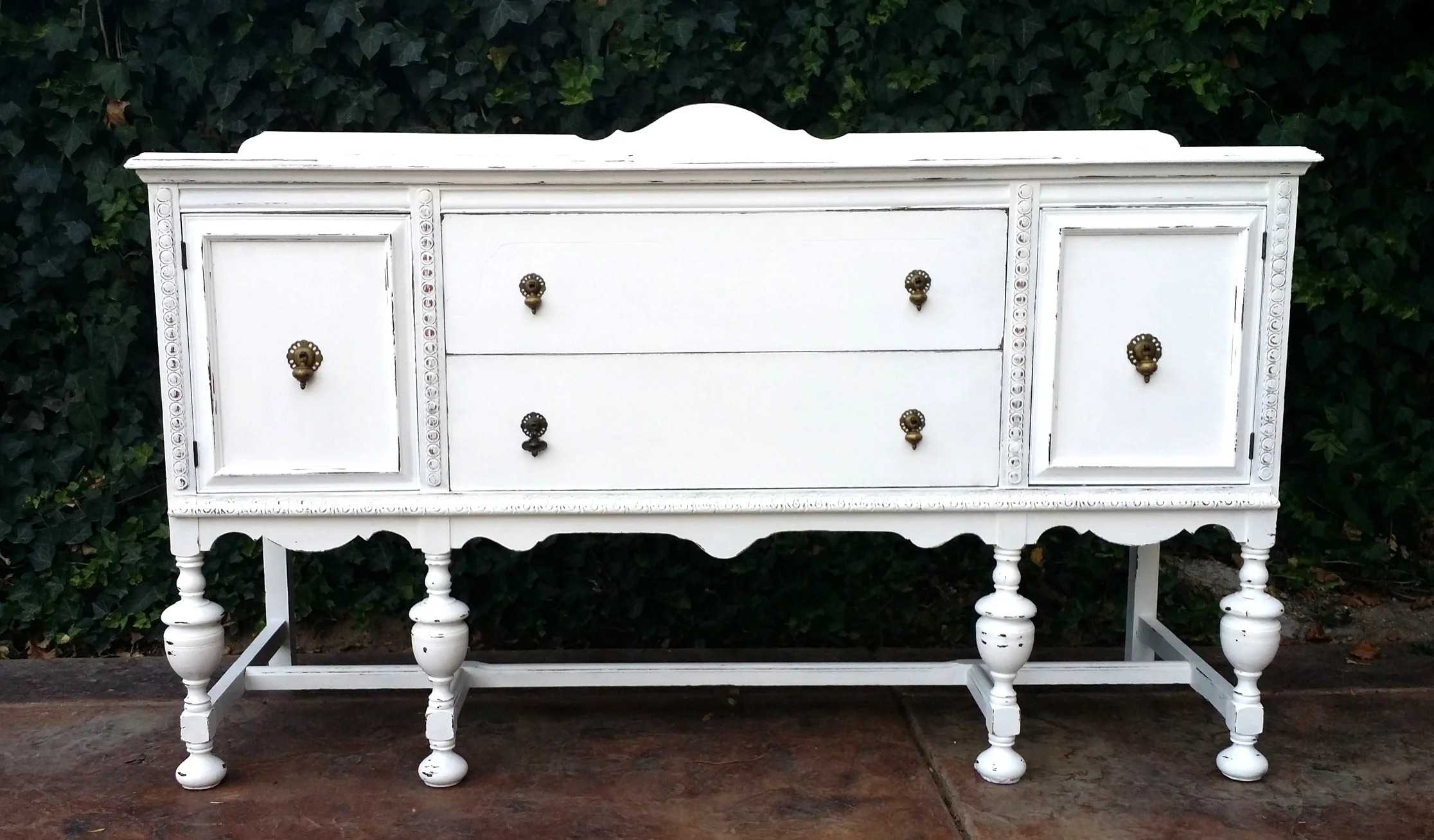 LARGE WHITE BUFFET