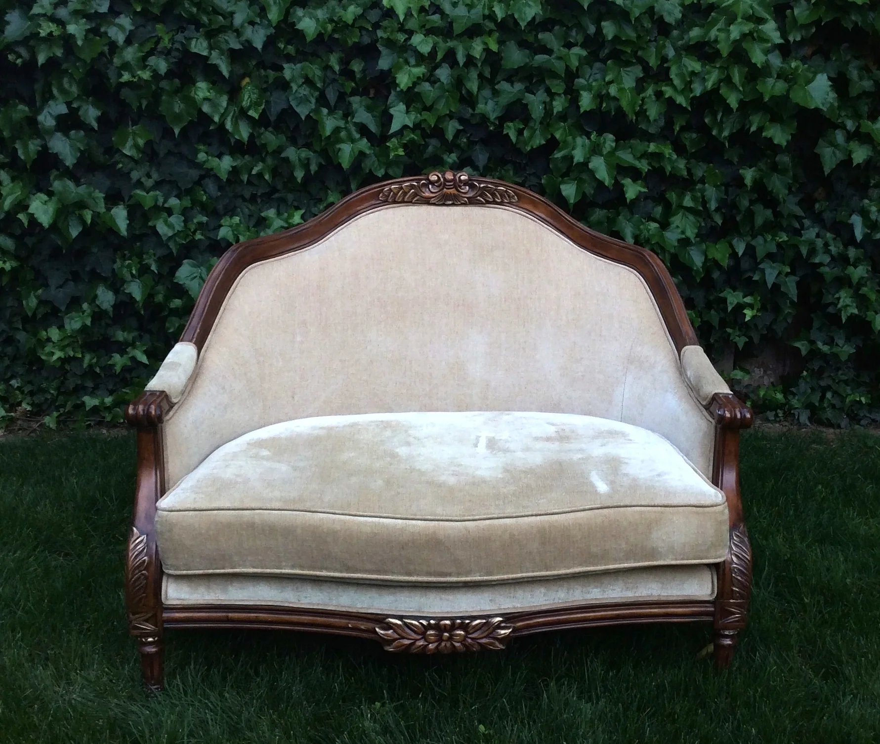 "ESTELLA" SETTEE
