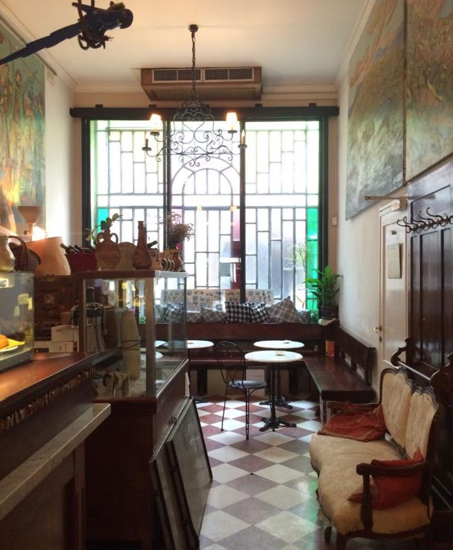 ANTICA ADELAIDE This osteria is the oldest of the Cannaregio district. Serving traditional Venetian cooking.