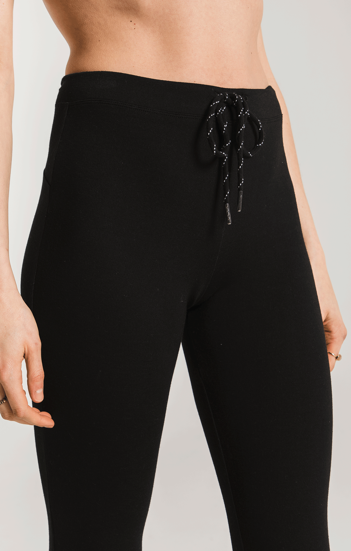 ZP193888_BLK_DETAIL.png