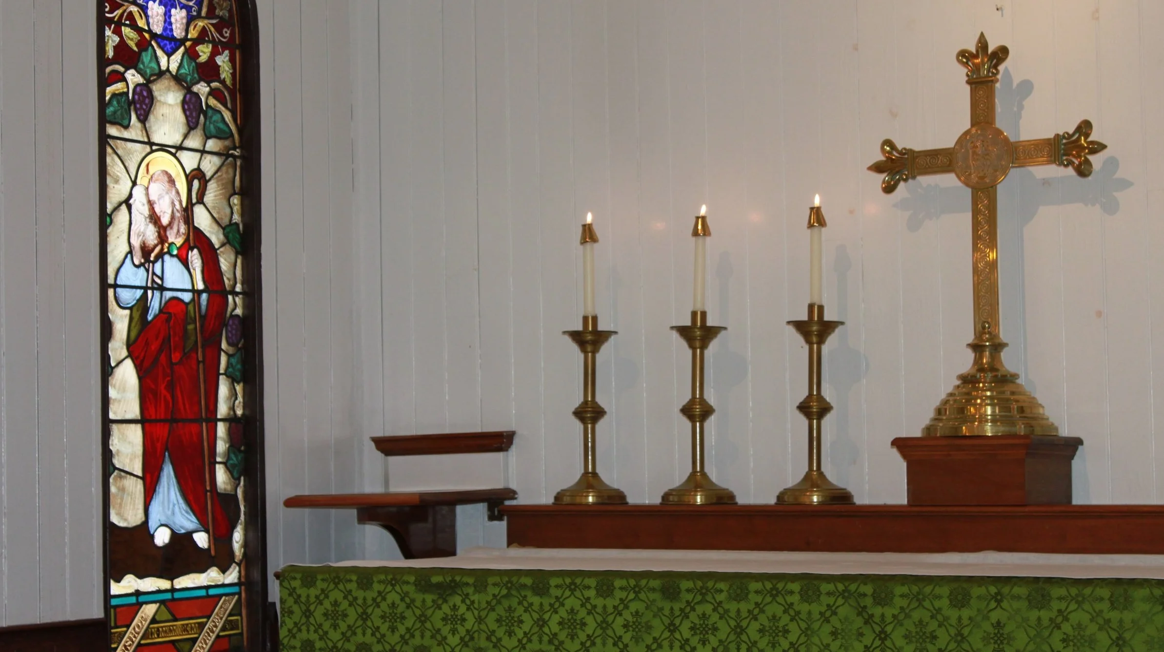 stained+glass+beside+alter.jpg