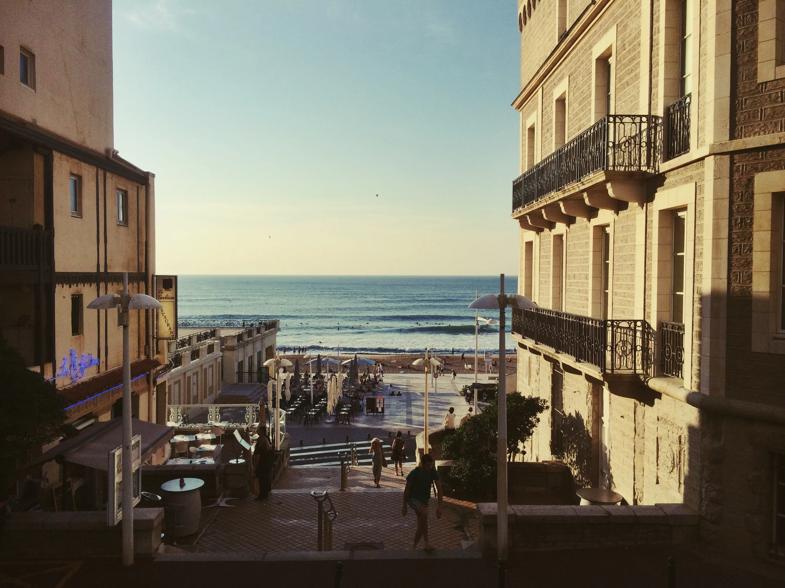 7 Hours in France.