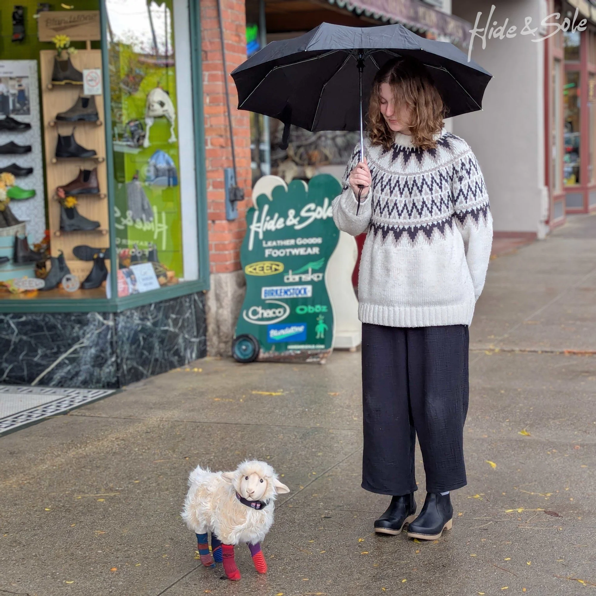 🐑 💖 @dansko 

👢 Dansko - Becka
🐑 Darn Tough Vermont
📸 @radiotonowhere
📌 Hide &amp; Sole

#DanskoBoots #OctoberFashion #LeatherBoots #SheepOfInstagram #MissoulaBusiness #ShopLocalMontana #ShopSmallMissoula