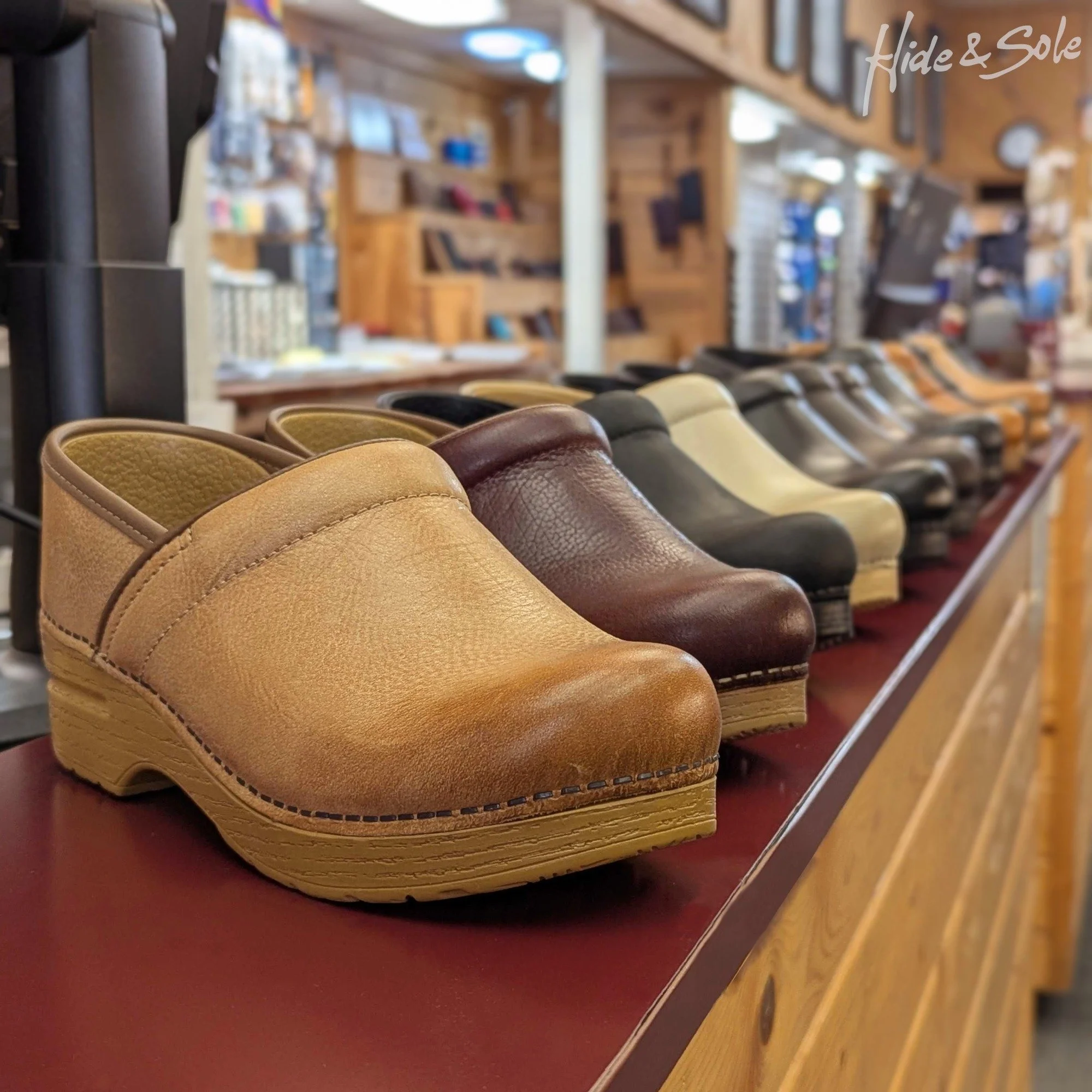 Got work? The Dansko Pro has been a near-perfect work clog since 1990. With a high supportive arch, strong leather, and a stiff sole to reduce foot stress, they make for the perfect work day companions.

📌 Hide &amp; Sole

#Dansko #DanskoProfessiona