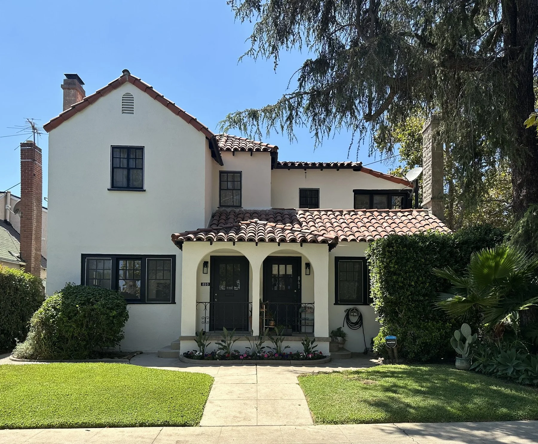 0 859 N Fuller Exterior.JPEG