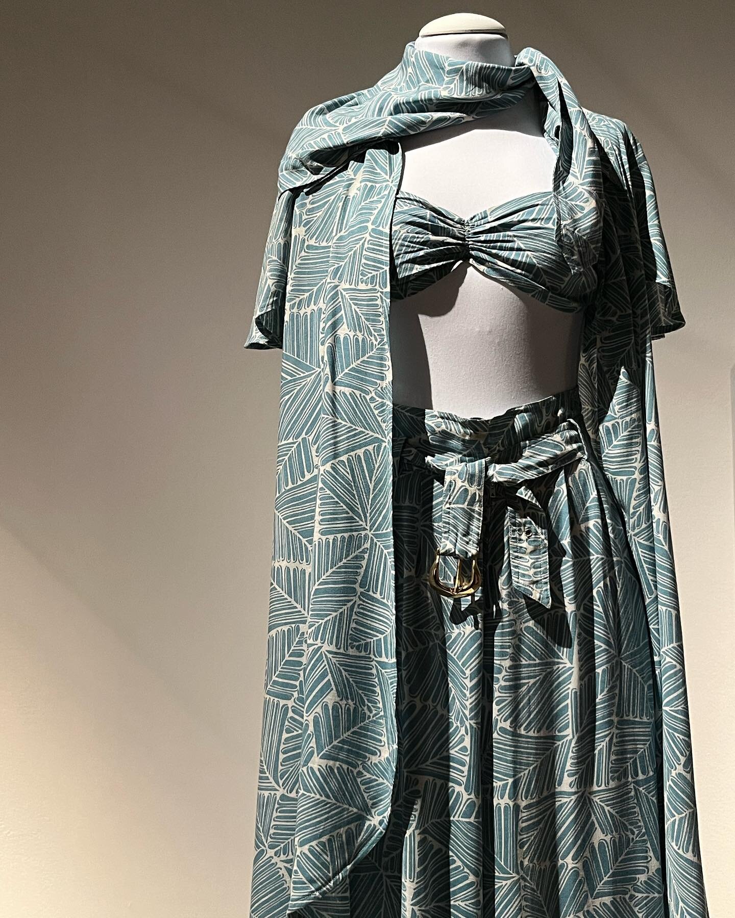 We were literally breathless at the beauty and timeless elegance of Walter Albini&rsquo;s clothes, displayed at the @museodeltessuto in the exhibition dedicated to the designer and absolute pioneer of Made in Italy fashion.

&ldquo;Walter Albini. The