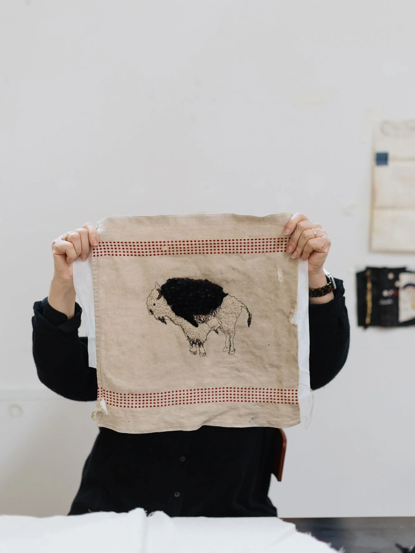 It has been a real pleasure to spend this past month with Lynne Allen @inmyredglasses and to witness her daily experimentation with textile materials.

Here are some of her studies, tests, and material explorations that open up new possible direction