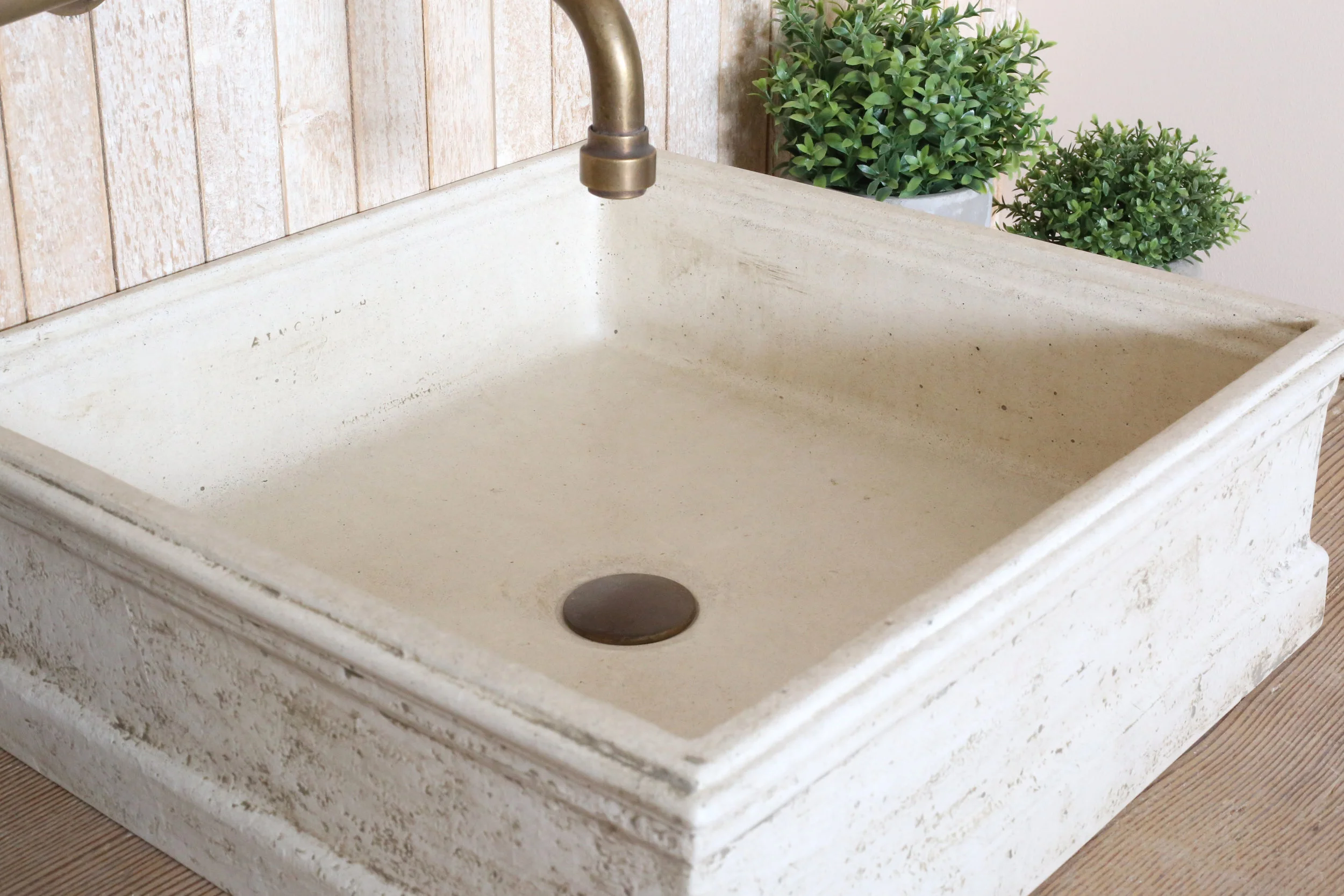 Concrete vessel sink