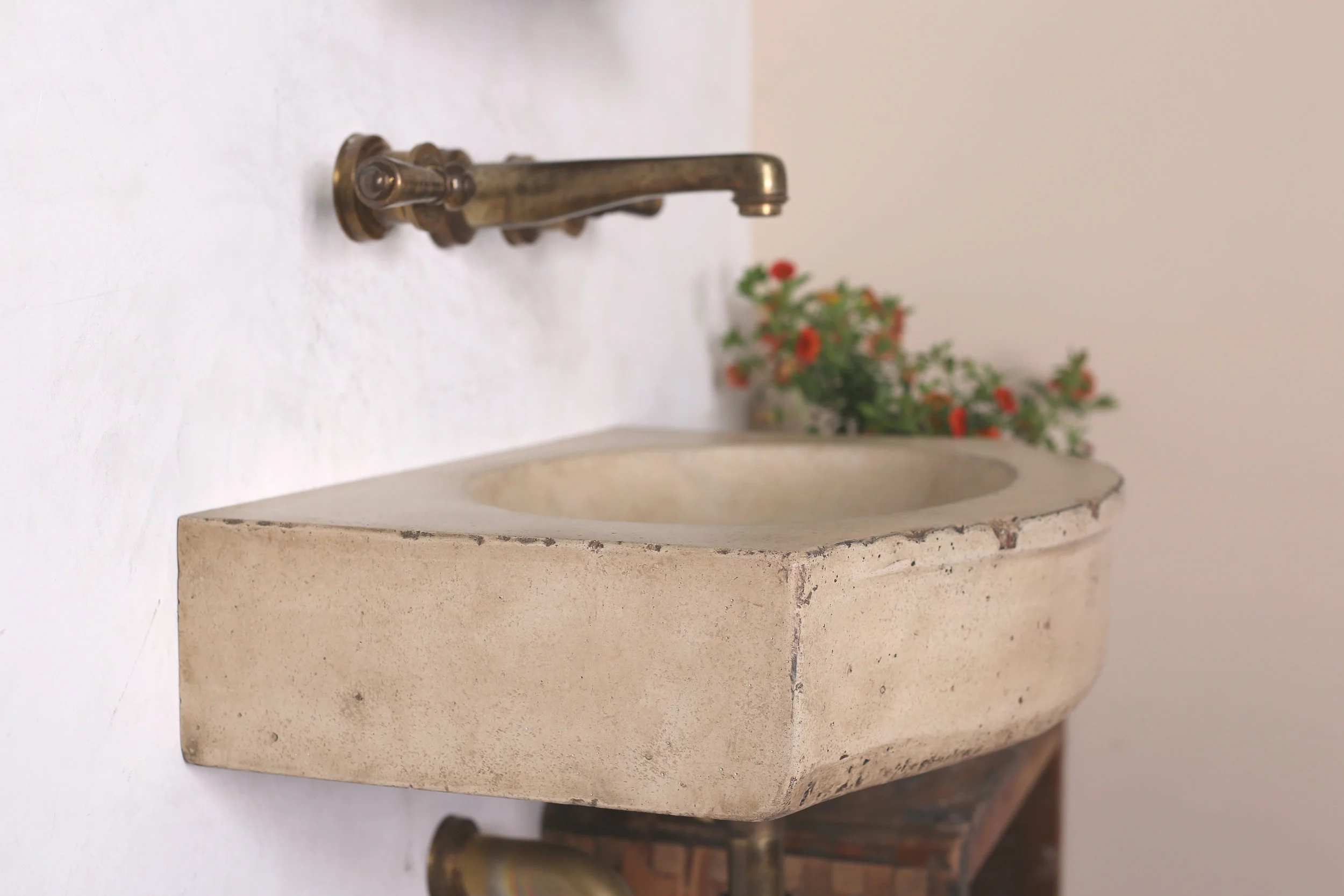 Close up of edge on sink from Atmosphyre.jpg