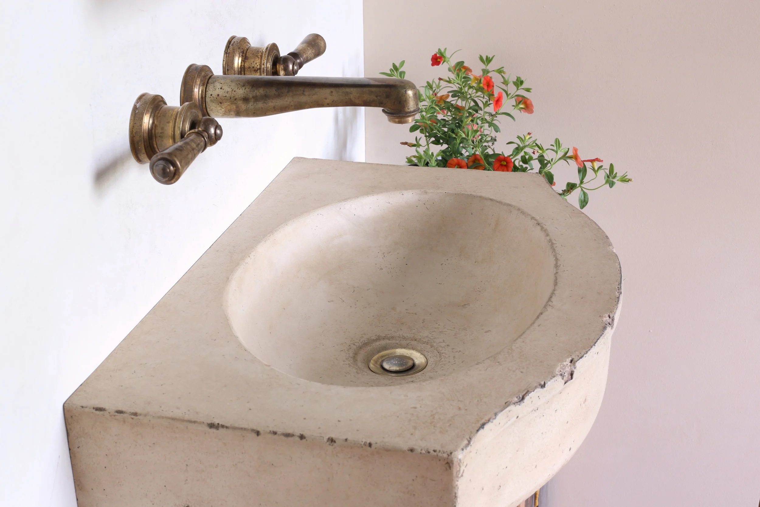 Inside of sink from Atmosphyre.jpg
